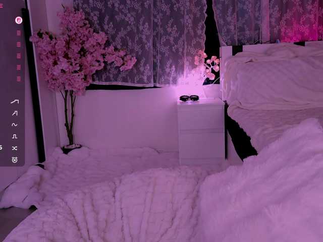 Leinbone's BongaCams show and profile