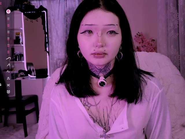 Leinbone's BongaCams show and profile