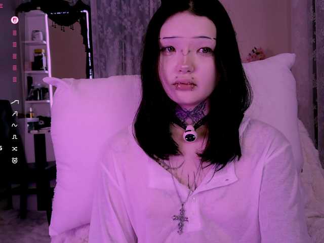 Leinbone's BongaCams show and profile