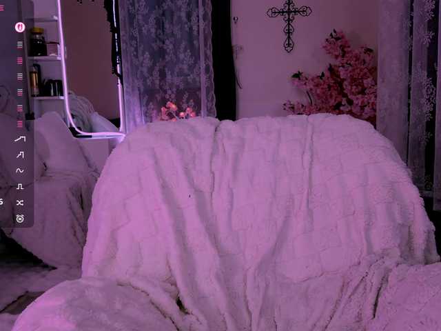 Leinbone's BongaCams show and profile