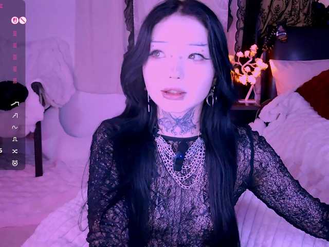 Leinbone's BongaCams show and profile