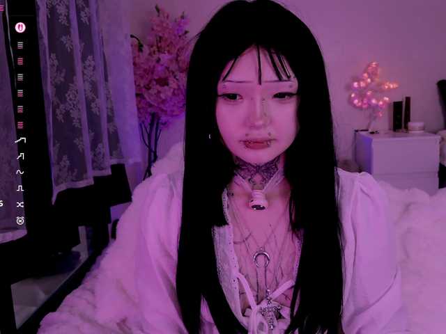 Leinbone's BongaCams show and profile