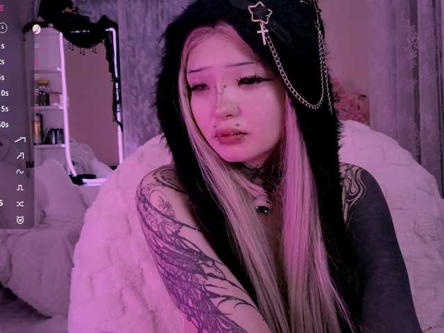 Leinbone's BongaCams show and profile