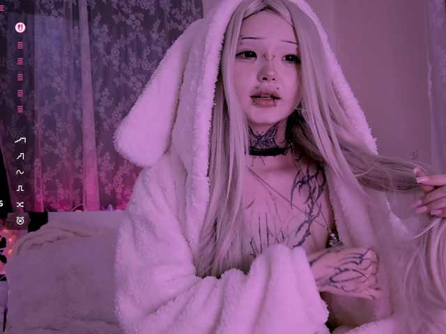 Leinbone's BongaCams show and profile