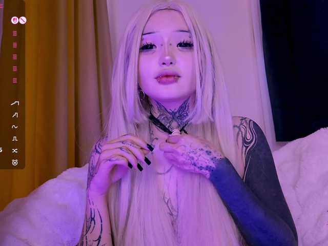 Leinbone's BongaCams show and profile