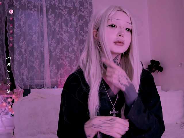 Leinbone's BongaCams show and profile