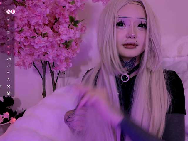 Leinbone's BongaCams show and profile