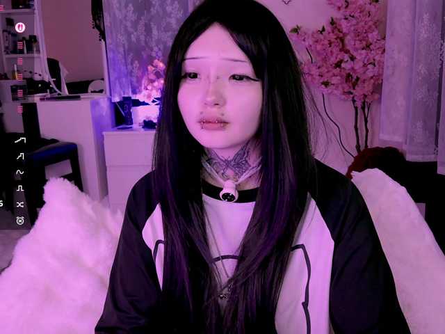 Leinbone's BongaCams show and profile