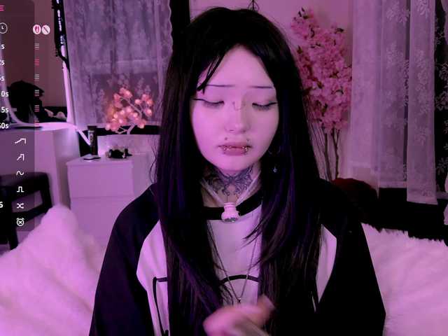 Leinbone's BongaCams show and profile