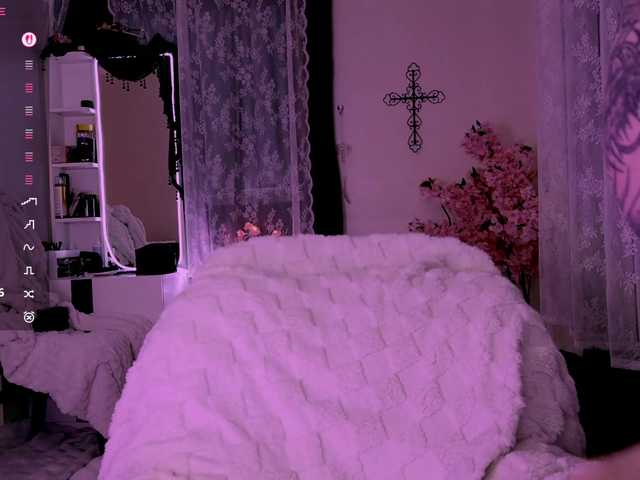 Leinbone's BongaCams show and profile