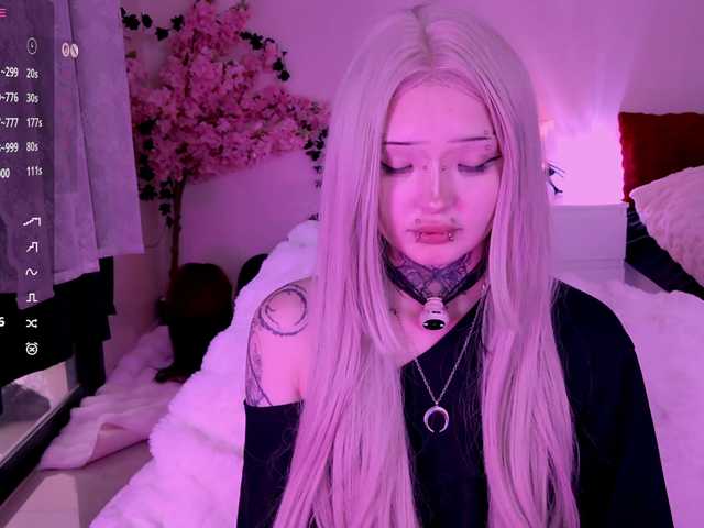 Leinbone's BongaCams show and profile