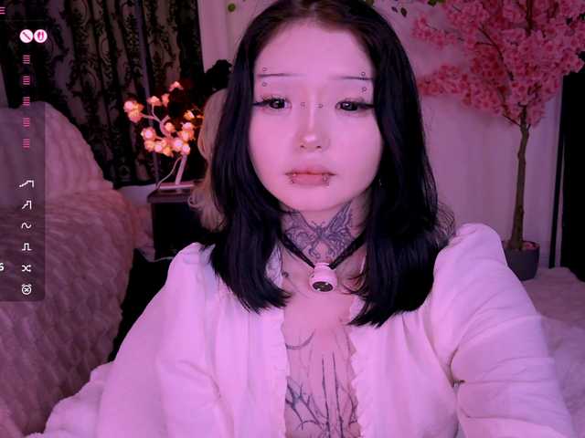 Leinbone's BongaCams show and profile