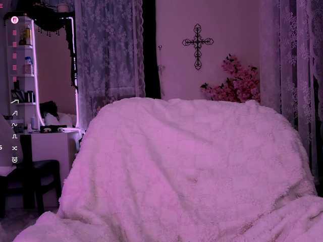 Leinbone's BongaCams show and profile