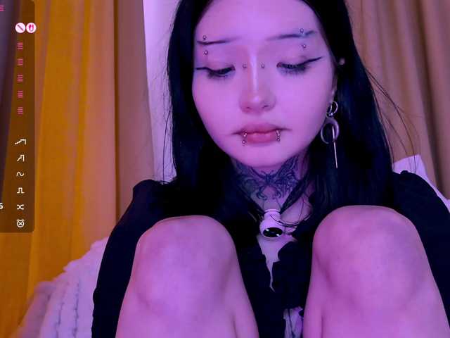 Leinbone's BongaCams show and profile