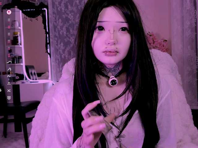 Leinbone's BongaCams show and profile