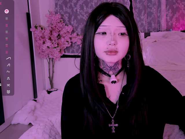 Leinbone's BongaCams show and profile