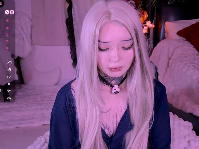 Leinbone's BongaCams show and profile