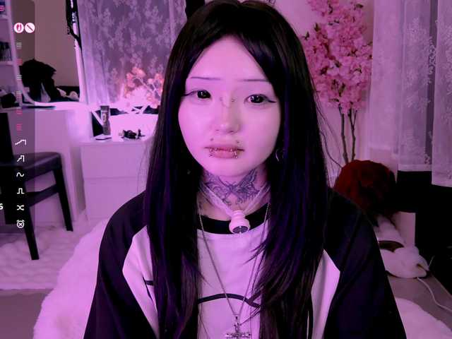 Leinbone's BongaCams show and profile