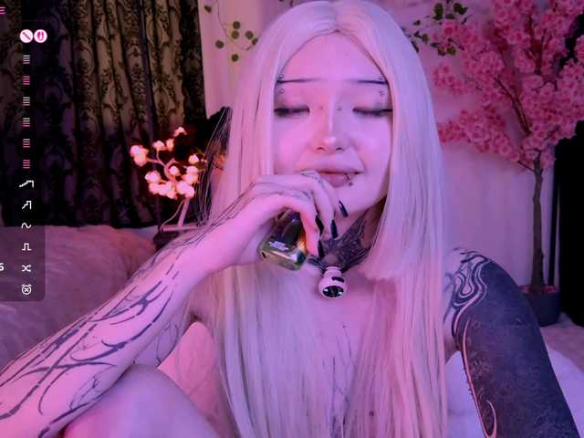 Leinbone Nude Live Sex Shows