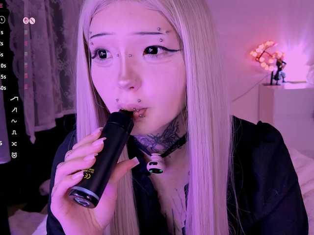 Leinbone's BongaCams show and profile