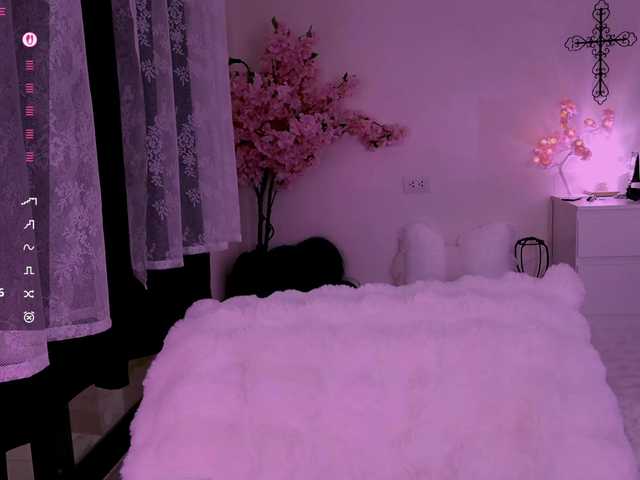 Leinbone's BongaCams show and profile