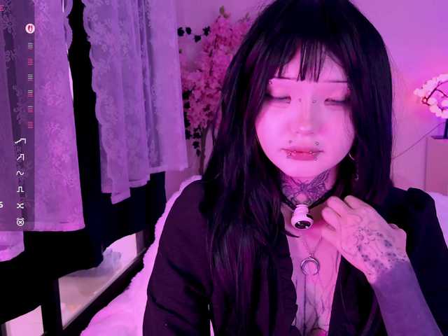 Leinbone's BongaCams show and profile