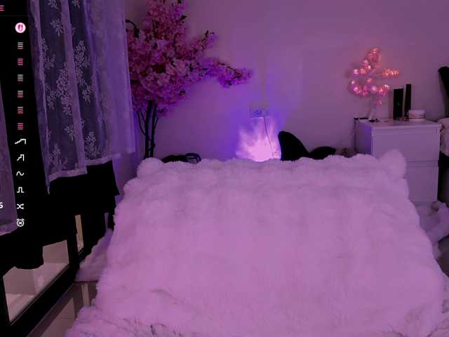 Leinbone's BongaCams show and profile