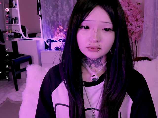 Leinbone's BongaCams show and profile