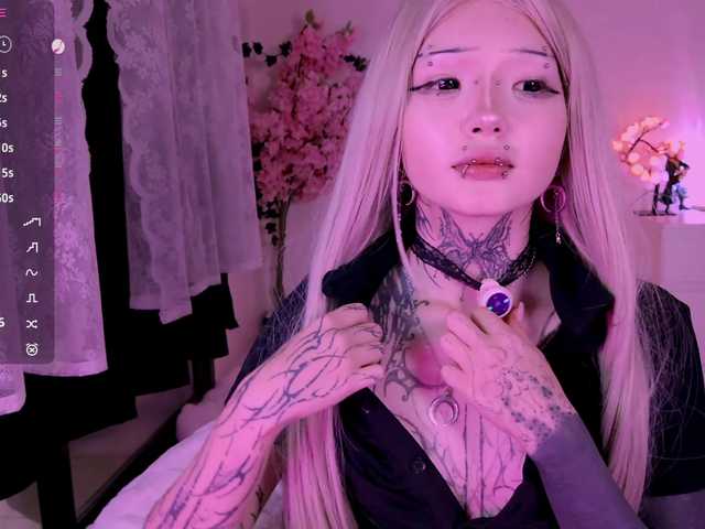 Leinbone's BongaCams show and profile