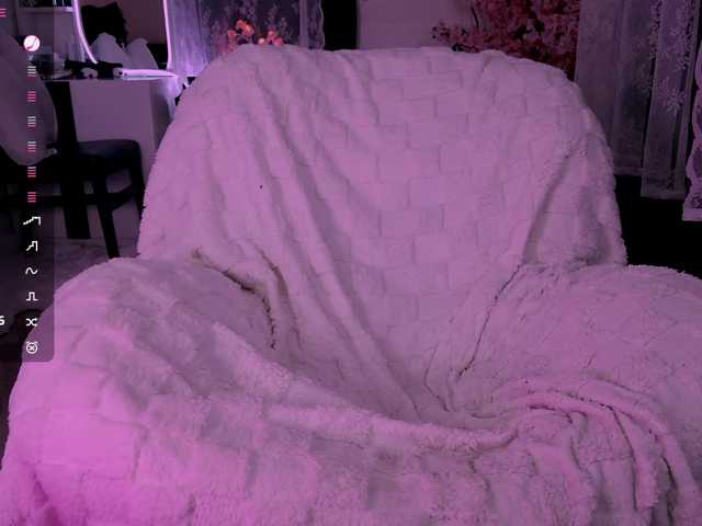 Leinbone's BongaCams show and profile