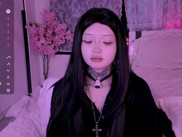 Leinbone's BongaCams show and profile