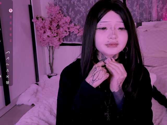 Leinbone's BongaCams show and profile