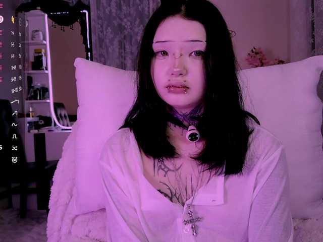 Leinbone's BongaCams show and profile