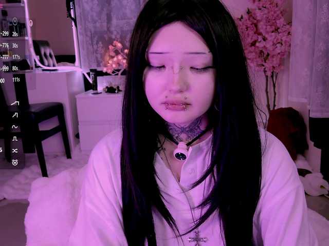 Leinbone's BongaCams show and profile