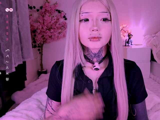 Leinbone's BongaCams show and profile