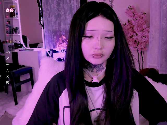 Leinbone's BongaCams show and profile