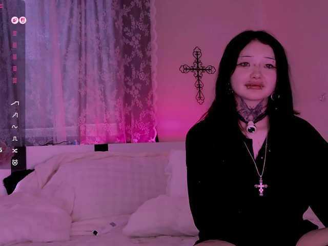 Leinbone's BongaCams show and profile