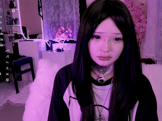 Leinbone's BongaCams show and profile