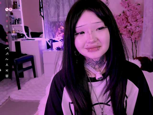 Leinbone's BongaCams show and profile