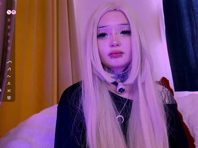 Leinbone's BongaCams show and profile