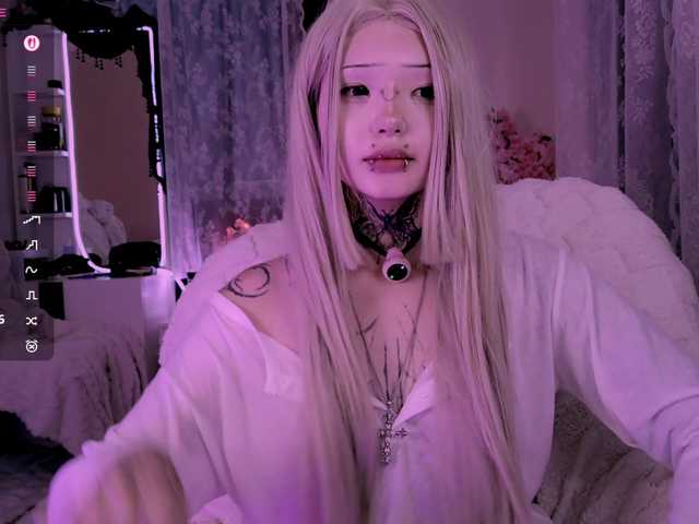 Leinbone's BongaCams show and profile