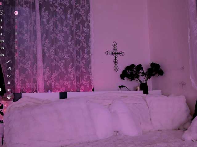 Leinbone's BongaCams show and profile