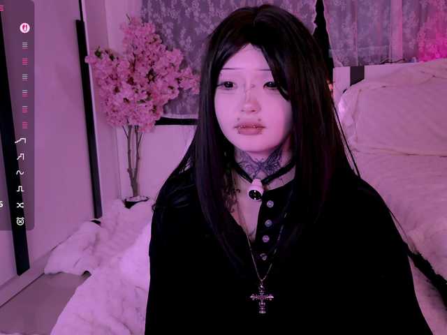 Leinbone's BongaCams show and profile