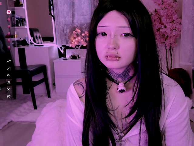 Leinbone's BongaCams show and profile