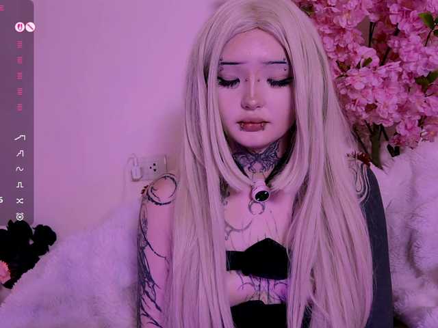 Leinbone's BongaCams show and profile