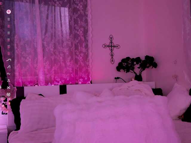 Leinbone's BongaCams show and profile