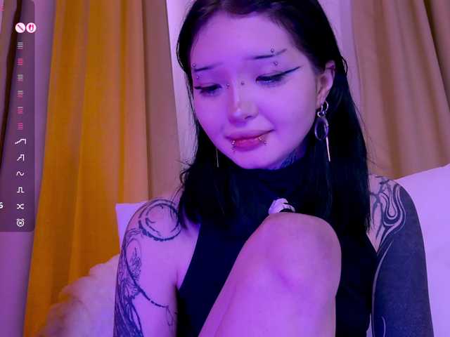 Leinbone's BongaCams show and profile