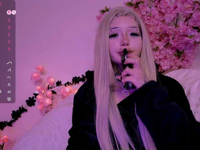 Leinbone's BongaCams show and profile