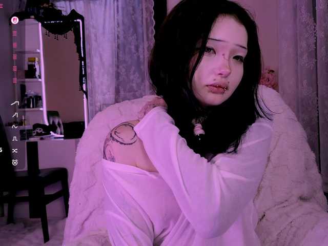 Leinbone's BongaCams show and profile