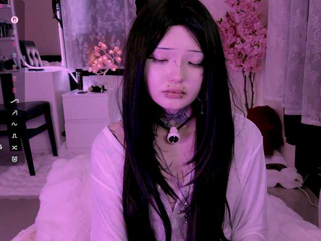 Leinbone's BongaCams show and profile